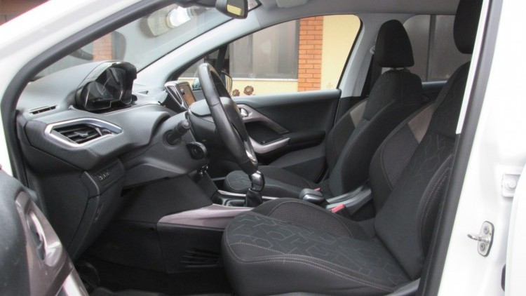 Peugeot 2008 1.6 BlueHDI " STYLE "
