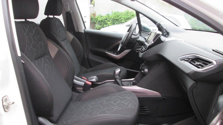Peugeot 2008 1.6 BlueHDI " STYLE "