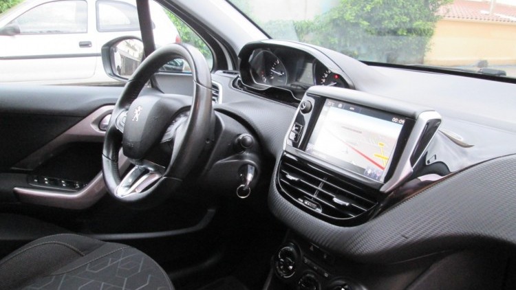 Peugeot 2008 1.6 BlueHDI " STYLE "