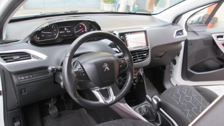 Peugeot 2008 1.6 BlueHDI " STYLE "