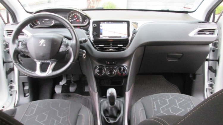 Peugeot 2008 1.6 BlueHDI " STYLE "