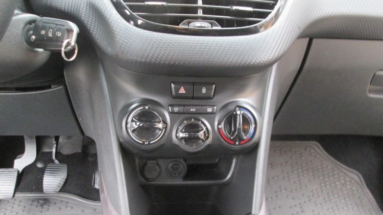Peugeot 2008 1.6 BlueHDI " STYLE "
