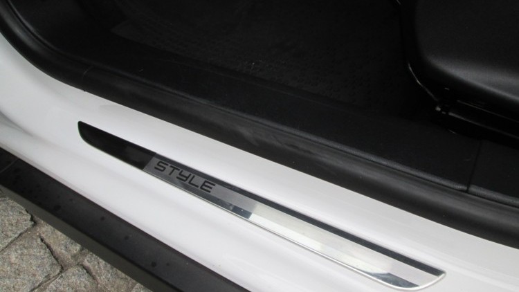 Peugeot 2008 1.6 BlueHDI " STYLE "