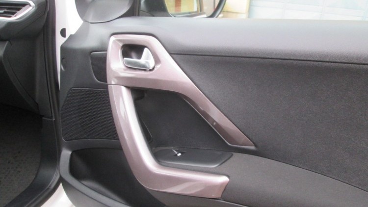 Peugeot 2008 1.6 BlueHDI " STYLE "