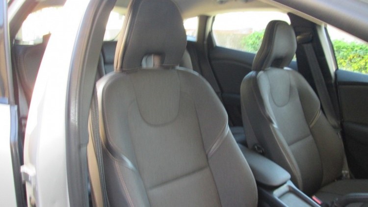 Volvo V40 Cross Country 1.6 D2 Momentum