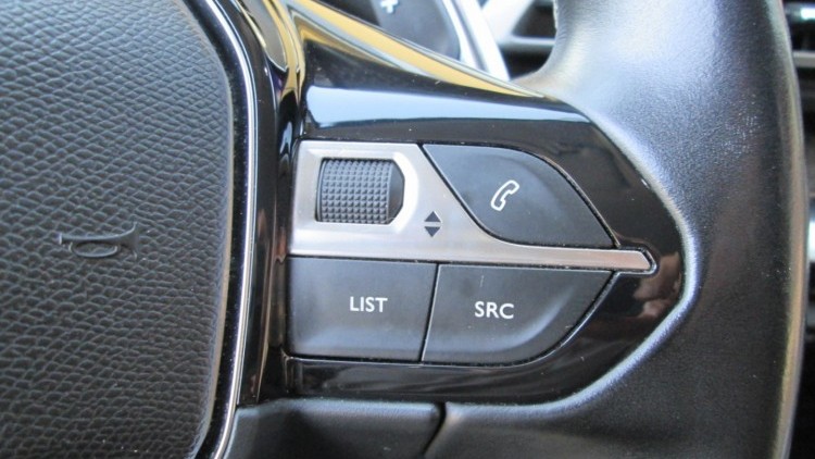 Peugeot 3008 1.5 BlueHdi ALLURE EAT8