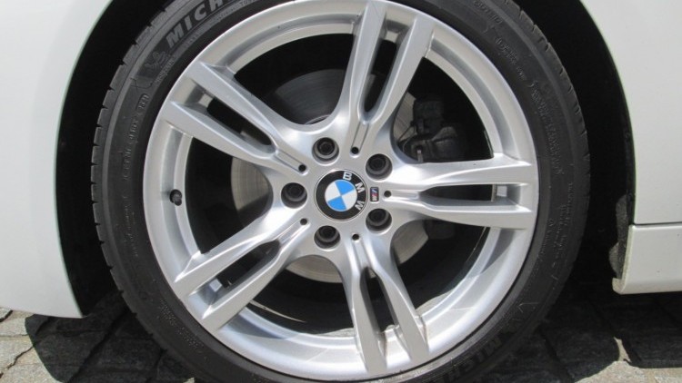 BMW S&eacute;rie 3 - 320 D Touring AUTO Pack-M