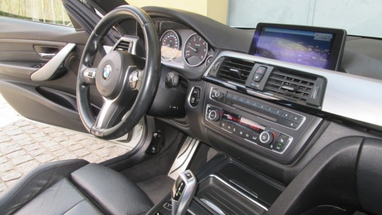 BMW S&eacute;rie 3 - 320 D Touring AUTO Pack-M