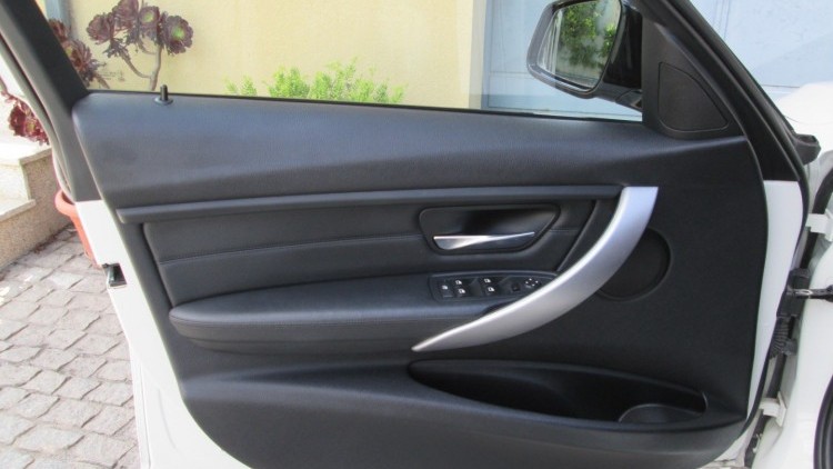 BMW S&eacute;rie 3 - 320 D Touring AUTO Pack-M