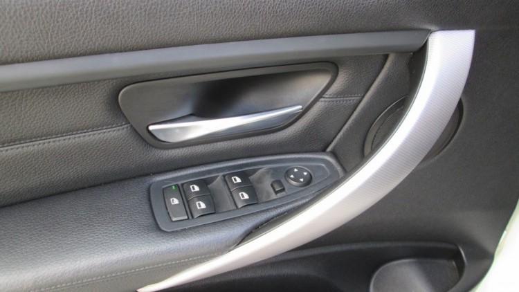 BMW S&eacute;rie 3 - 320 D Touring AUTO Pack-M