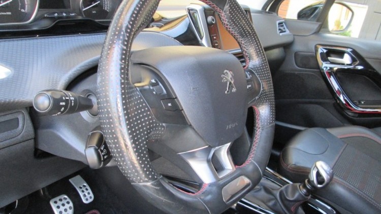 Peugeot 2008 1.6 BlueHDI " GT LINE "