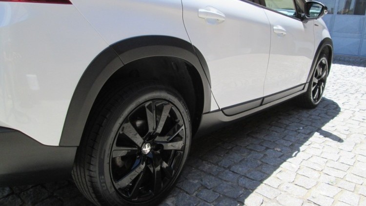 Peugeot 2008 1.6 BlueHDI " GT LINE "