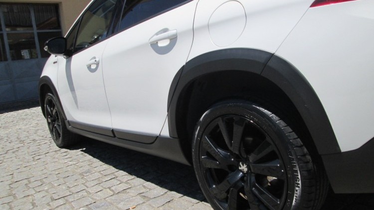 Peugeot 2008 1.6 BlueHDI " GT LINE "