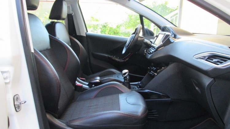 Peugeot 2008 1.6 BlueHDI " GT LINE "