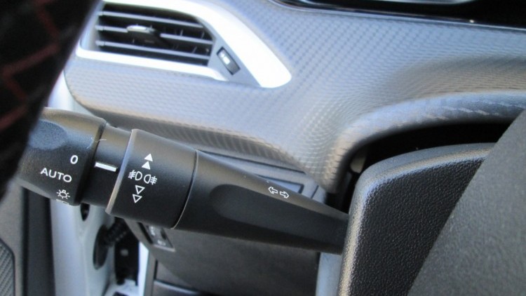 Peugeot 2008 1.6 BlueHDI " GT LINE "