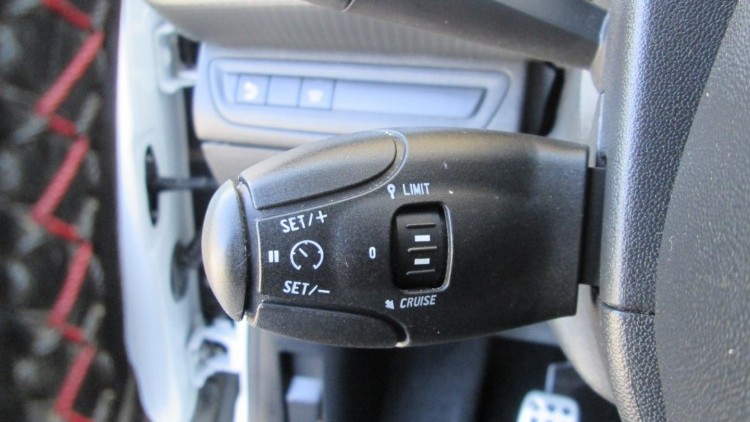 Peugeot 2008 1.6 BlueHDI " GT LINE "