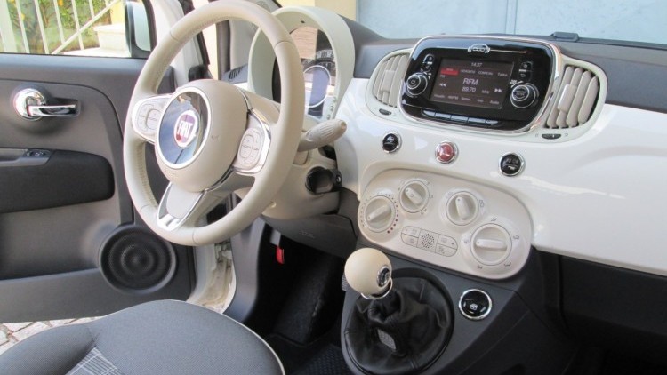 Fiat 500 1.2i LOUNGE