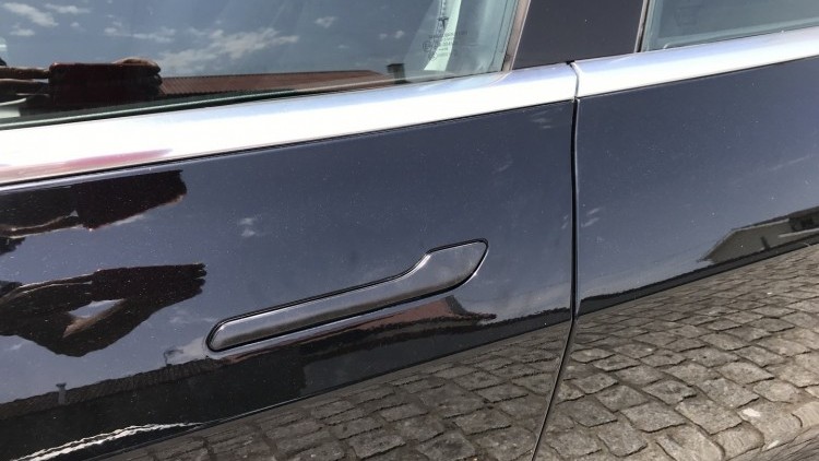 Tesla MODEL 3 Standard Range Plus RWD