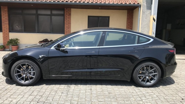 Tesla MODEL 3 Standard Range Plus RWD