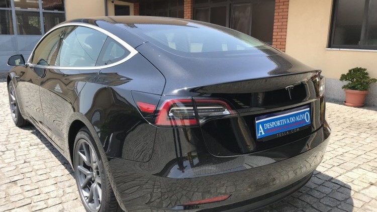 Tesla MODEL 3 Standard Range Plus RWD