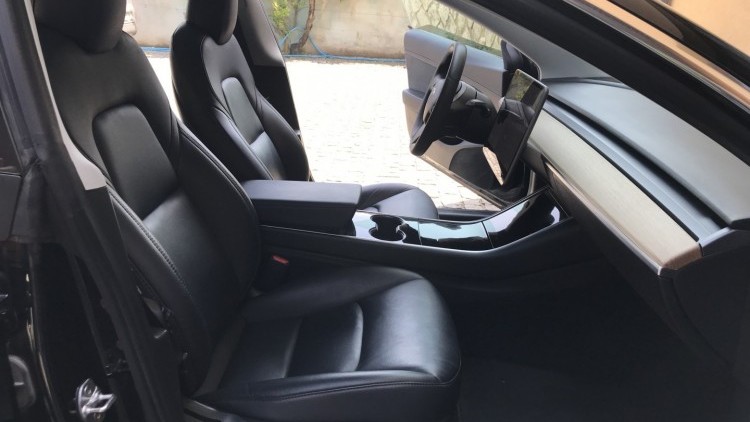 Tesla MODEL 3 Standard Range Plus RWD