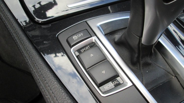 BMW S&eacute;rie 5 - 520 D LUXURY Auto