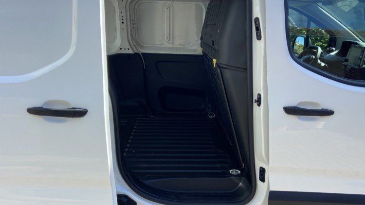 Peugeot Partner 1.6 BlueHdi XL L2 CAR PLAY