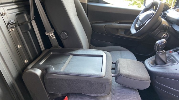 Peugeot Partner 1.6 Hdi 3/lug CarPlay 100 CV
