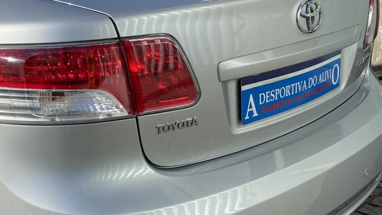 Toyota Avensis 1.6 i EXECUTIVE