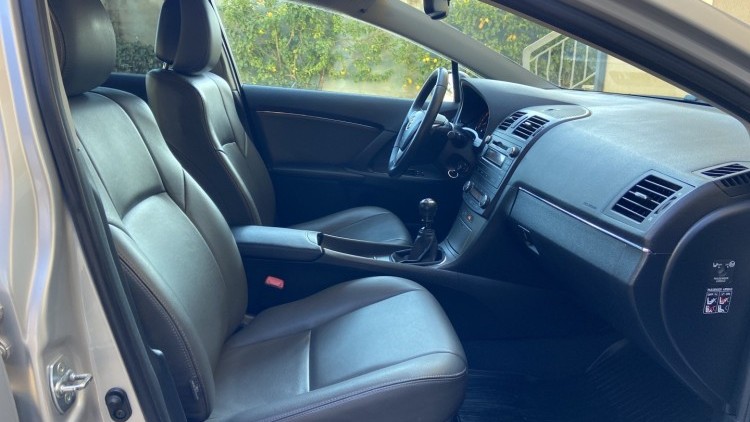 Toyota Avensis 1.6 i EXECUTIVE