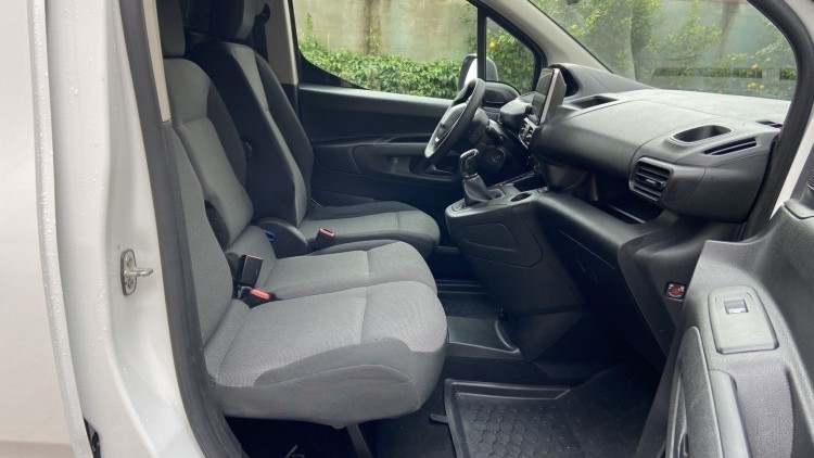 Peugeot Partner 1.6 Hdi 100cv CarPlay