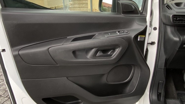 Peugeot Partner 1.6 Hdi 100cv CarPlay