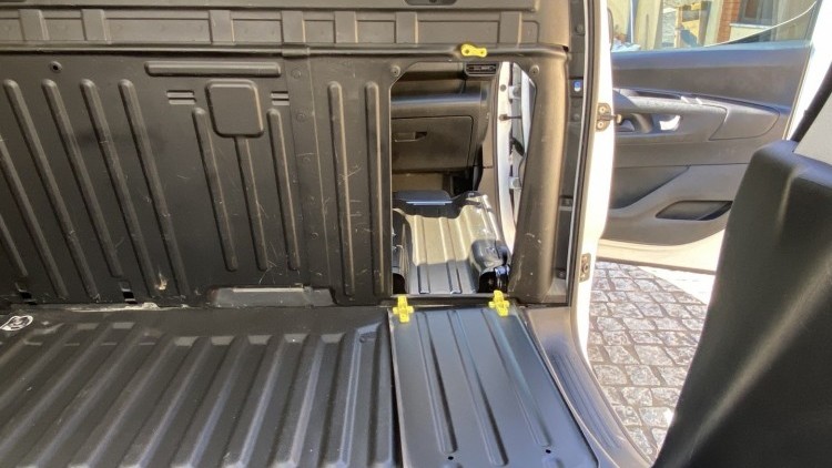 Citro&euml;n Berlingo 1.6 HDI 100 cv CarPlay e C&acirc;mara
