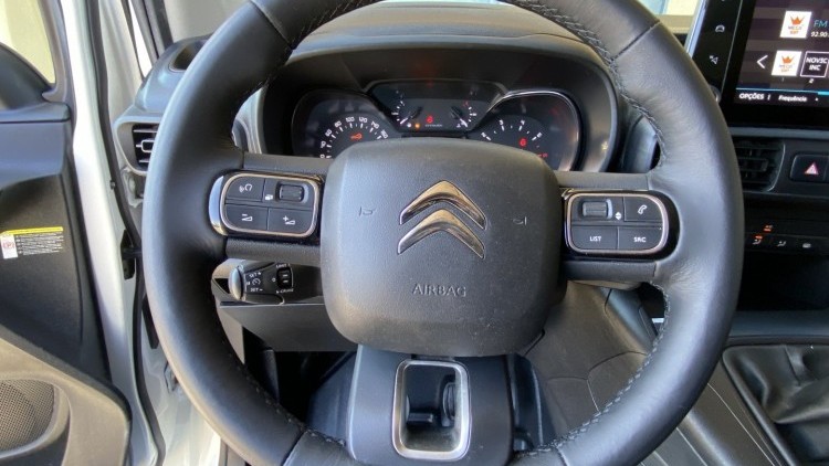 Citro&euml;n Berlingo 1.6 HDI 100 cv CarPlay e C&acirc;mara