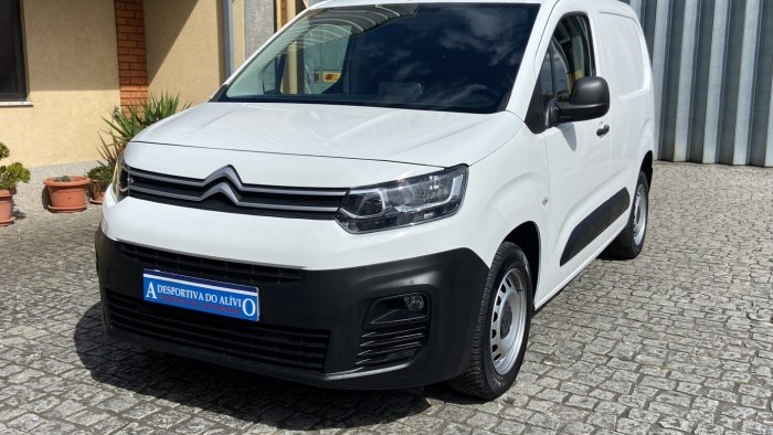 Citro&euml;n Berlingo 1.6 BlueHDI 100cv CARPLAY e CAMARA
