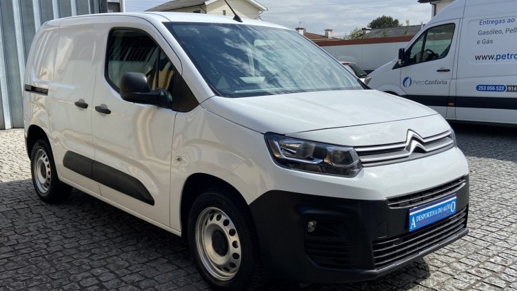 Citro&euml;n Berlingo 1.6 BlueHDI 100cv CARPLAY e CAMARA