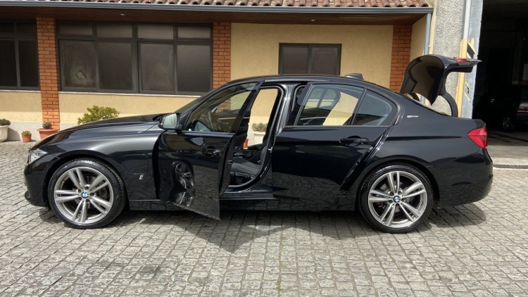 BMW S&eacute;rie 3 - 330 E iPerformace Line Sport Auto
