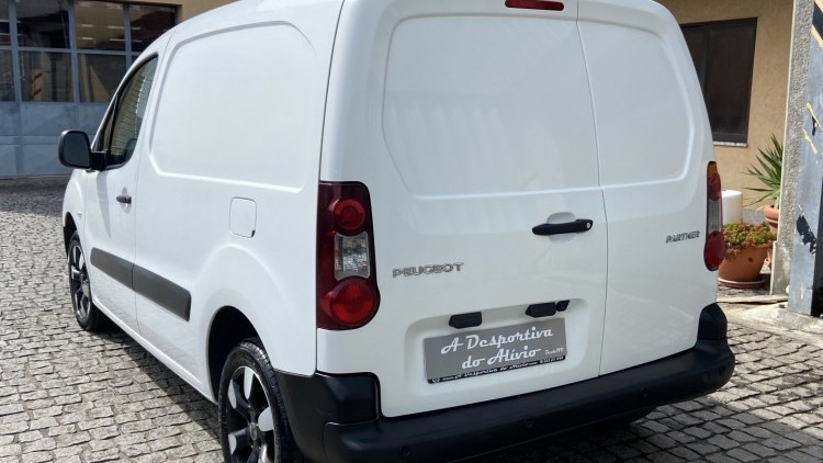 Peugeot Partner 1.6 Hdi 100cv GPS + C&acirc;mara